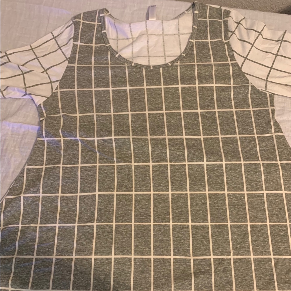 LulaRoe grey geometric top size large